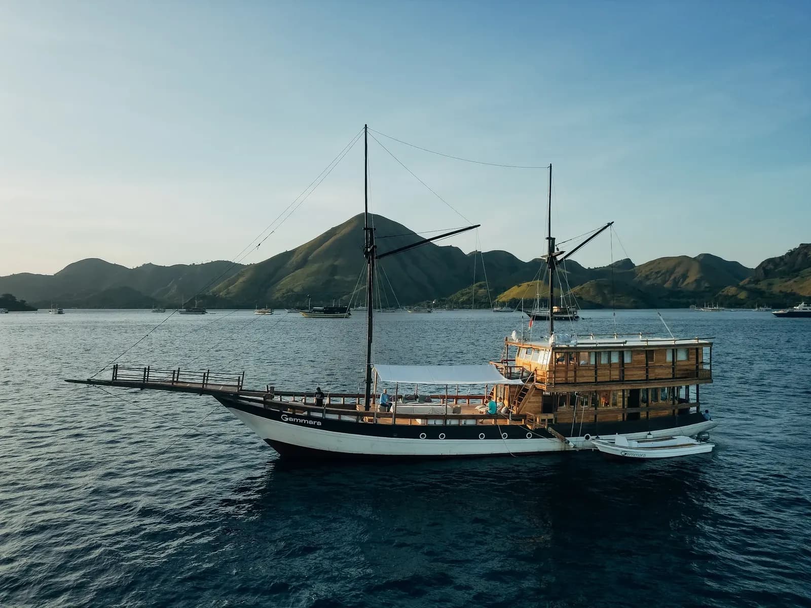 Komodo Tour 3D2N - Gammara Phinisi - Komodo Labuan Bajo Phinisi Boat Tour Package