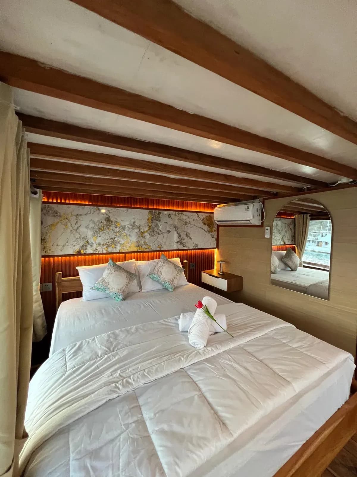 Private Ocean View - Komodo Labuan Bajo Phinisi Boat Cabin