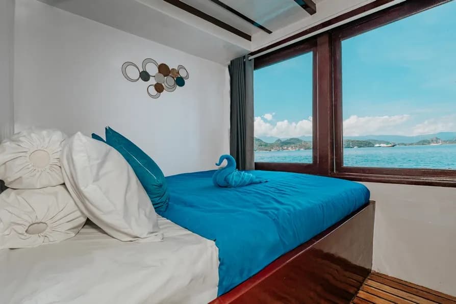 Superior Cabin 1 - Komodo Labuan Bajo Phinisi Boat Cabin