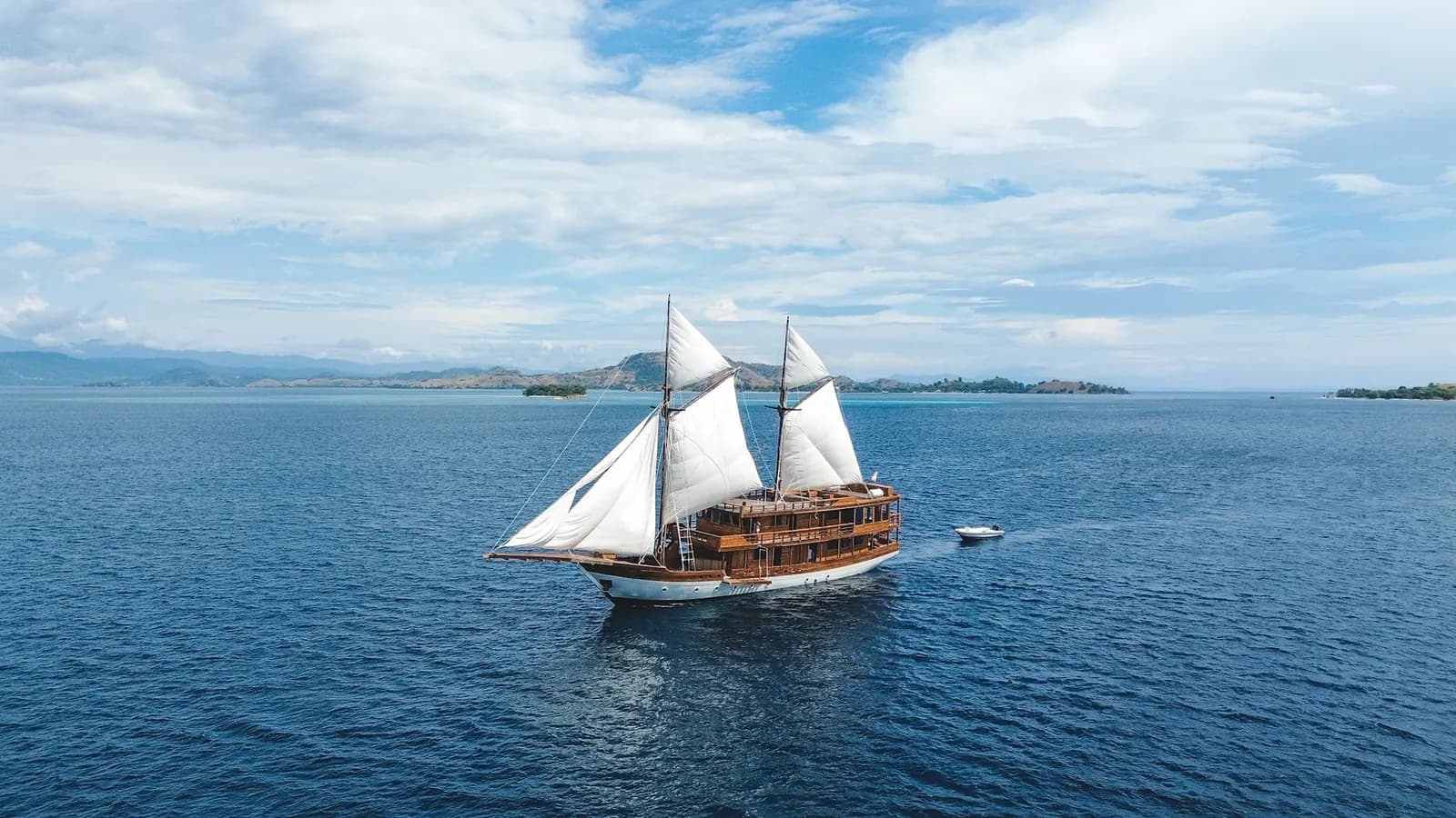 Private Charter – Kai Voyage - Komodo Labuan Bajo Phinisi Boat Tour Package