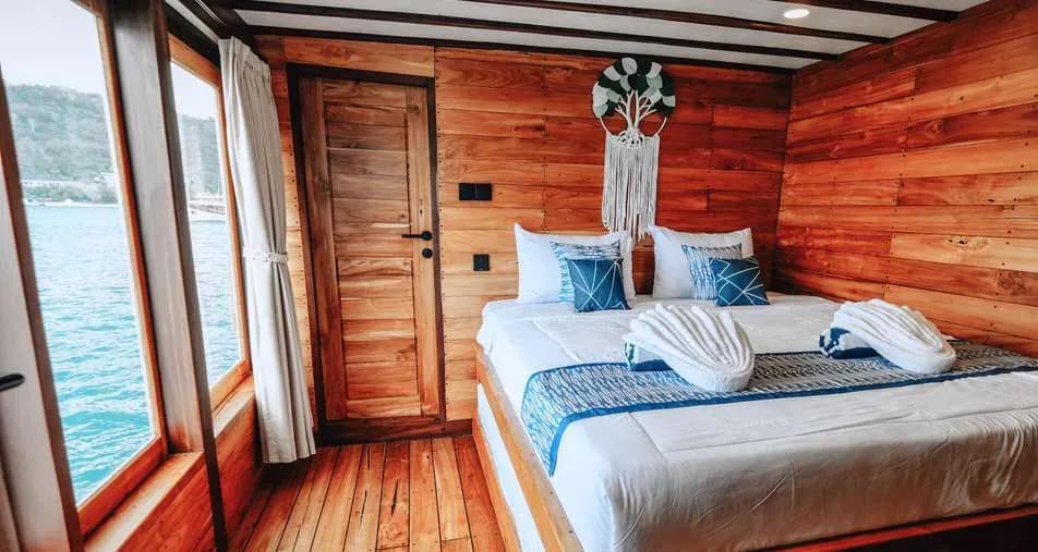 Nandini Cabin - Komodo Labuan Bajo Phinisi Boat Cabin