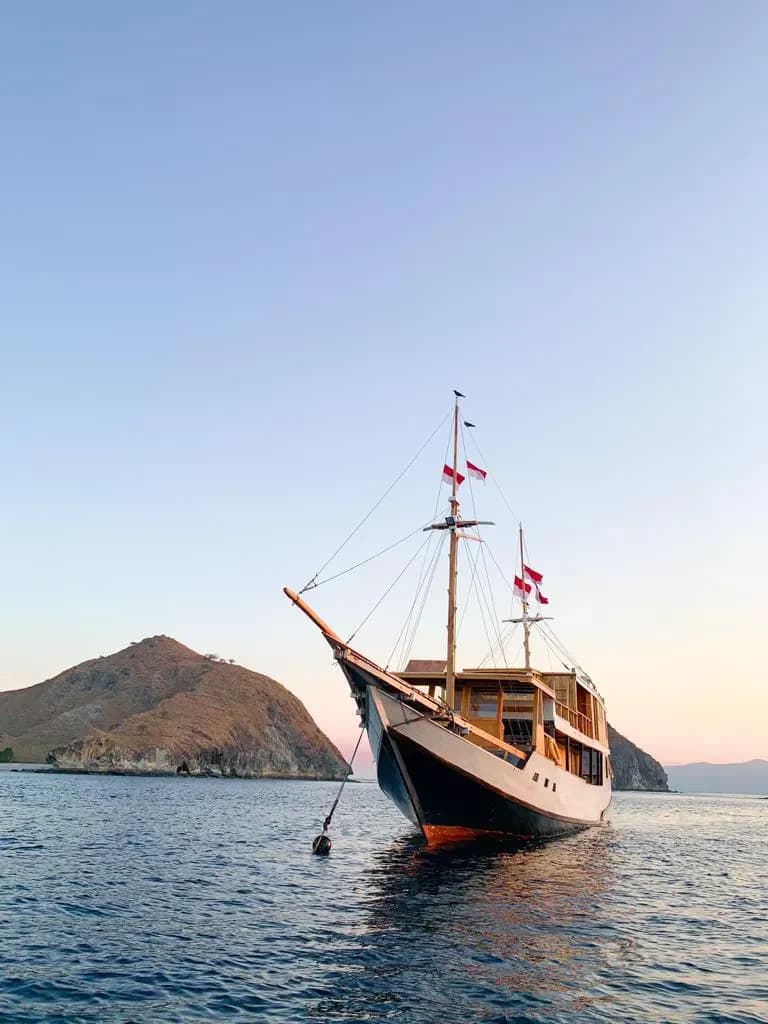 Private Charter – Lita Pratiwi - Komodo Labuan Bajo Phinisi Boat Tour Package