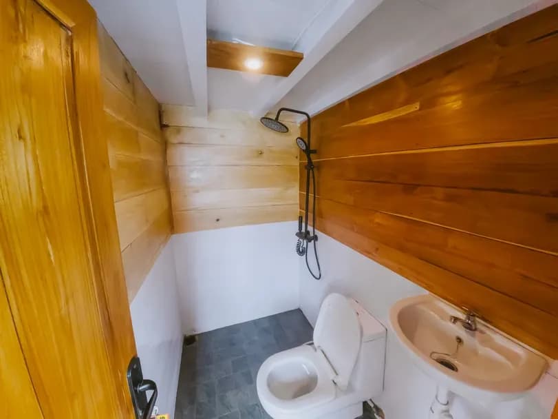 Master Cabin 1 - Komodo Labuan Bajo Phinisi Boat Cabin