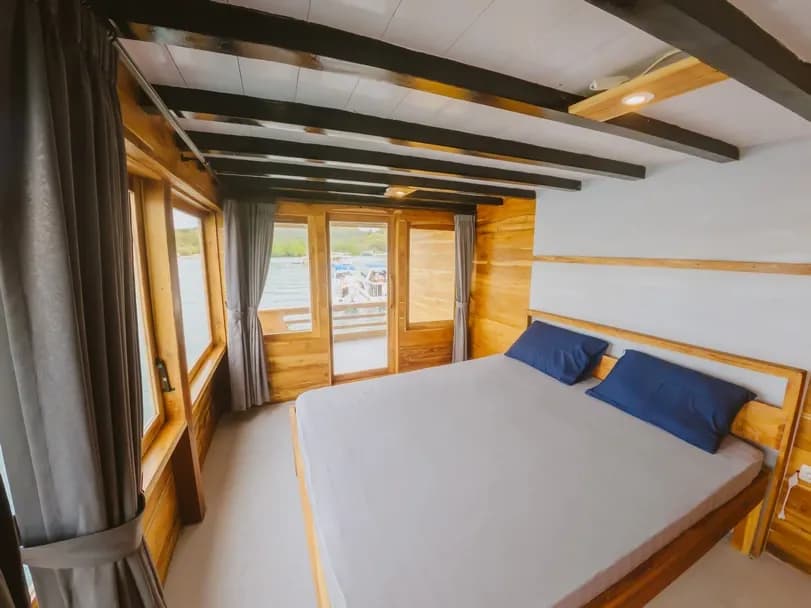 Master Cabin 2 - Komodo Labuan Bajo Phinisi Boat Cabin