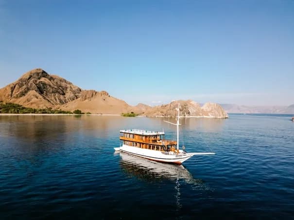 Private Charter – Nox - Komodo Labuan Bajo Phinisi Boat Tour Package