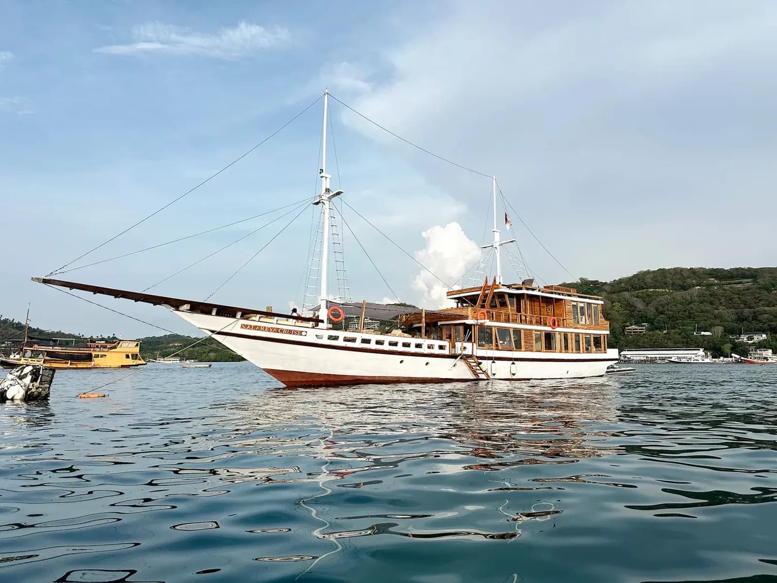 Private Charter – Nalareya - Private Charter – Nalareya - Full Day Tour Komodo