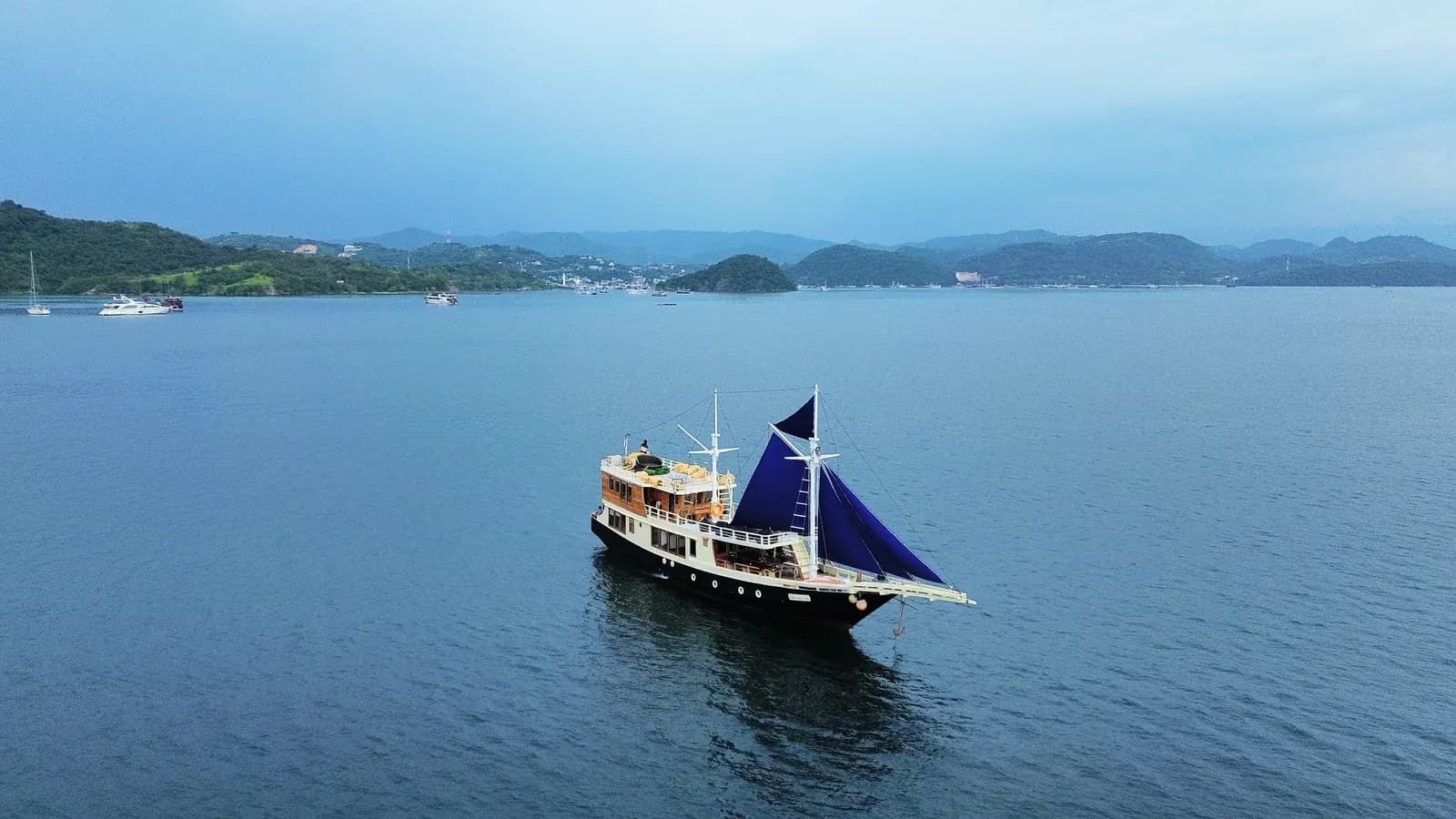 Private Charter – Natural - Private Charter – Natural - Full Day Tour Komodo