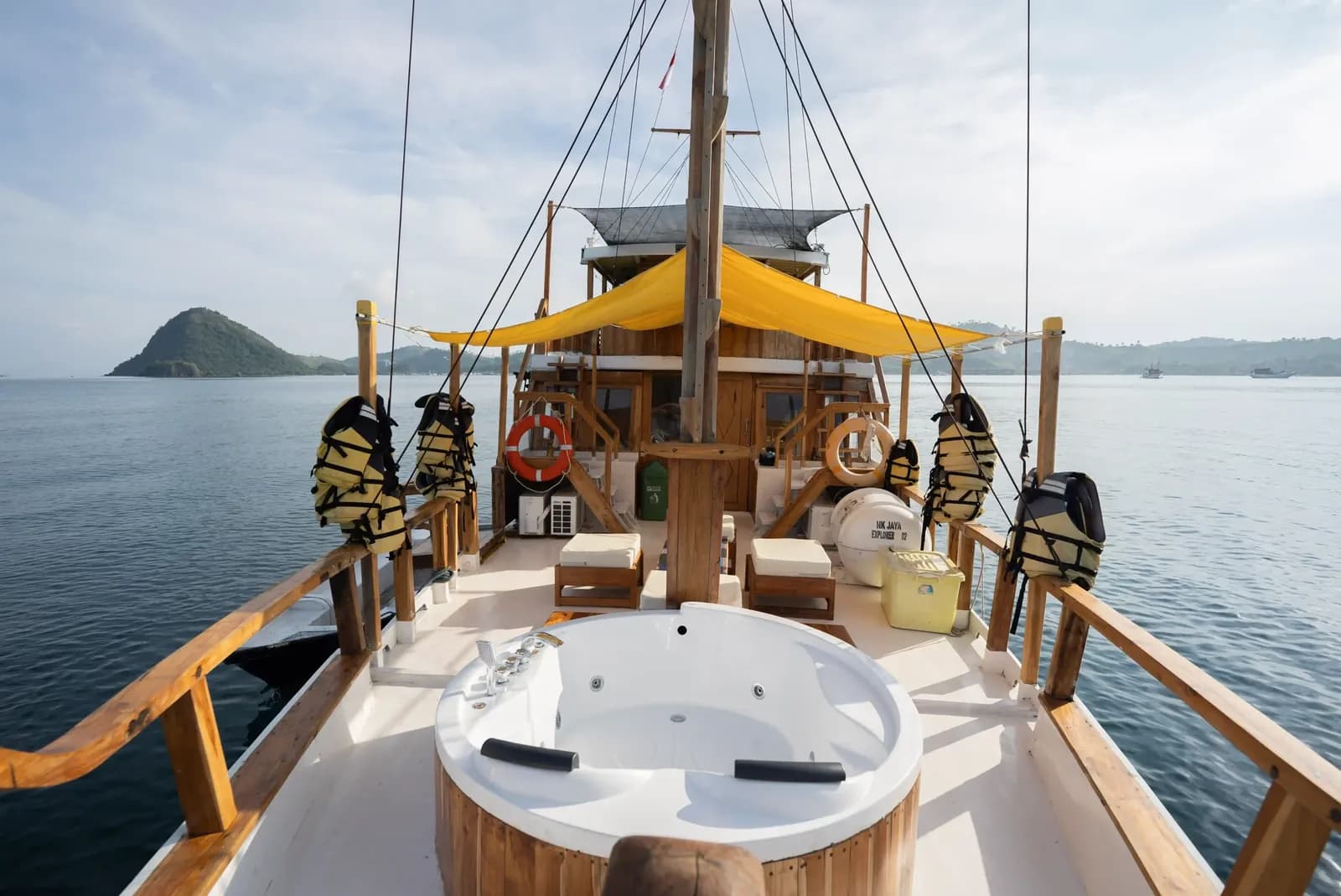 Private Charter – NK Jaya 2 - Private Charter – NK Jaya 2 - Full Day Tour Komodo