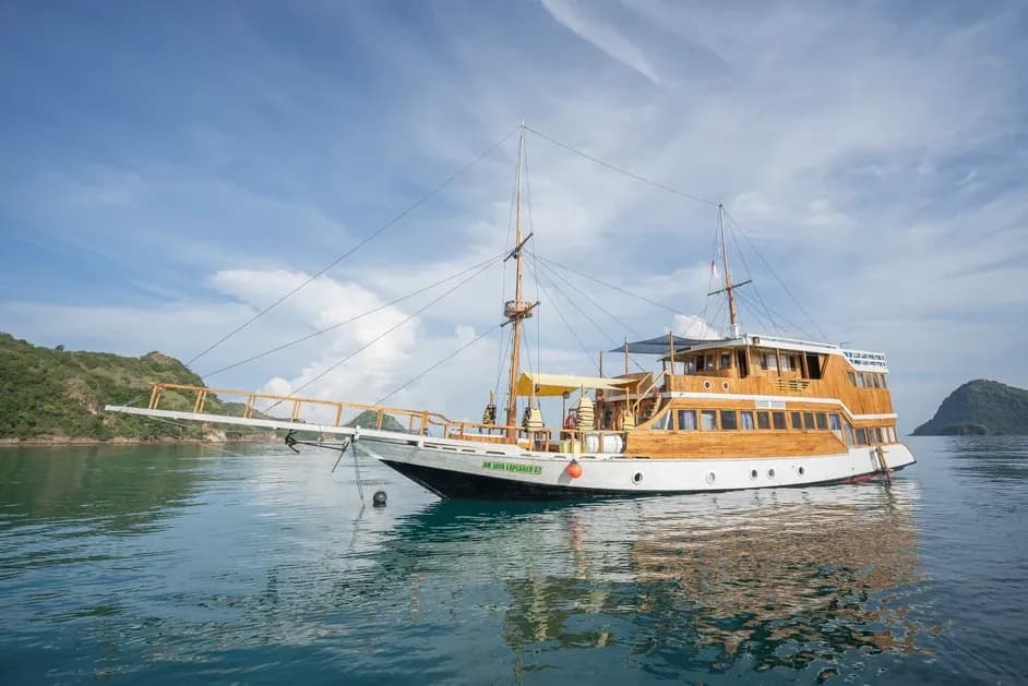 Private Charter – NK Jaya 2 - Komodo Labuan Bajo Phinisi Boat Tour Package