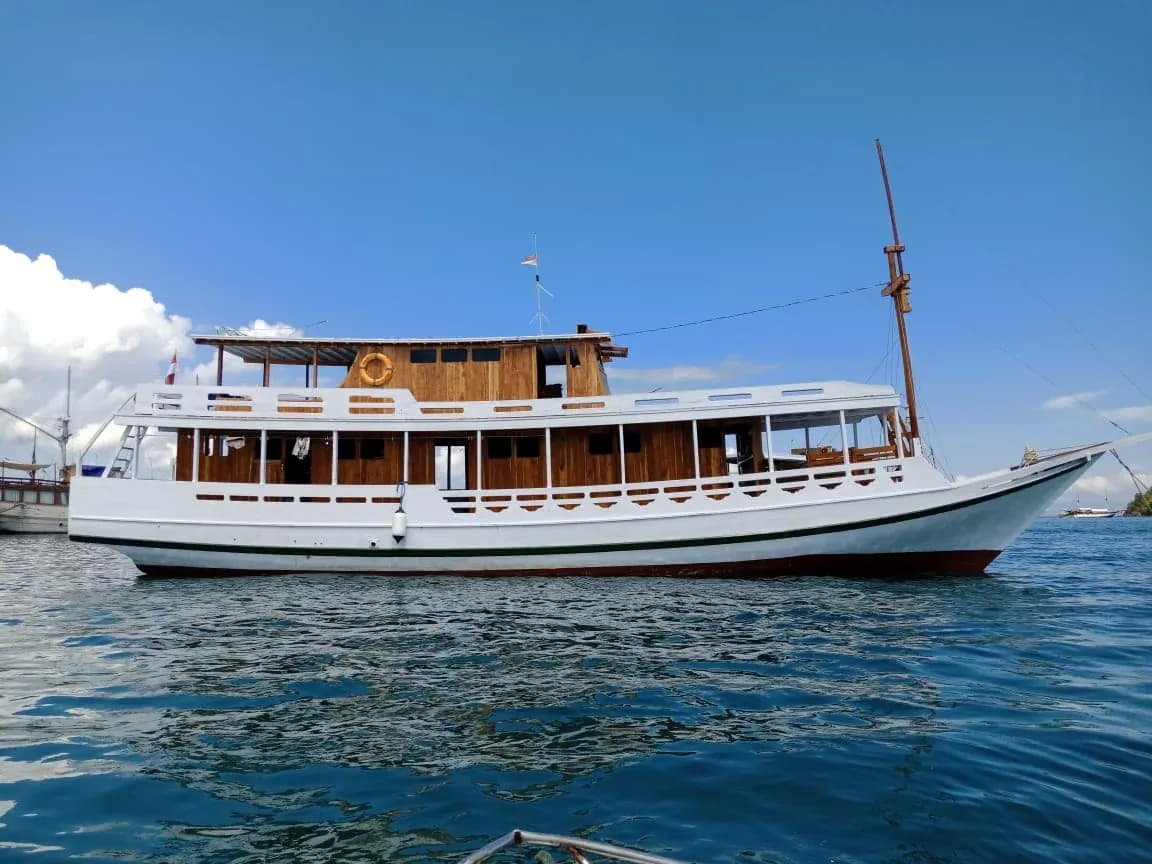 Private Charter – North Blue - Komodo Labuan Bajo Phinisi Boat Tour Package