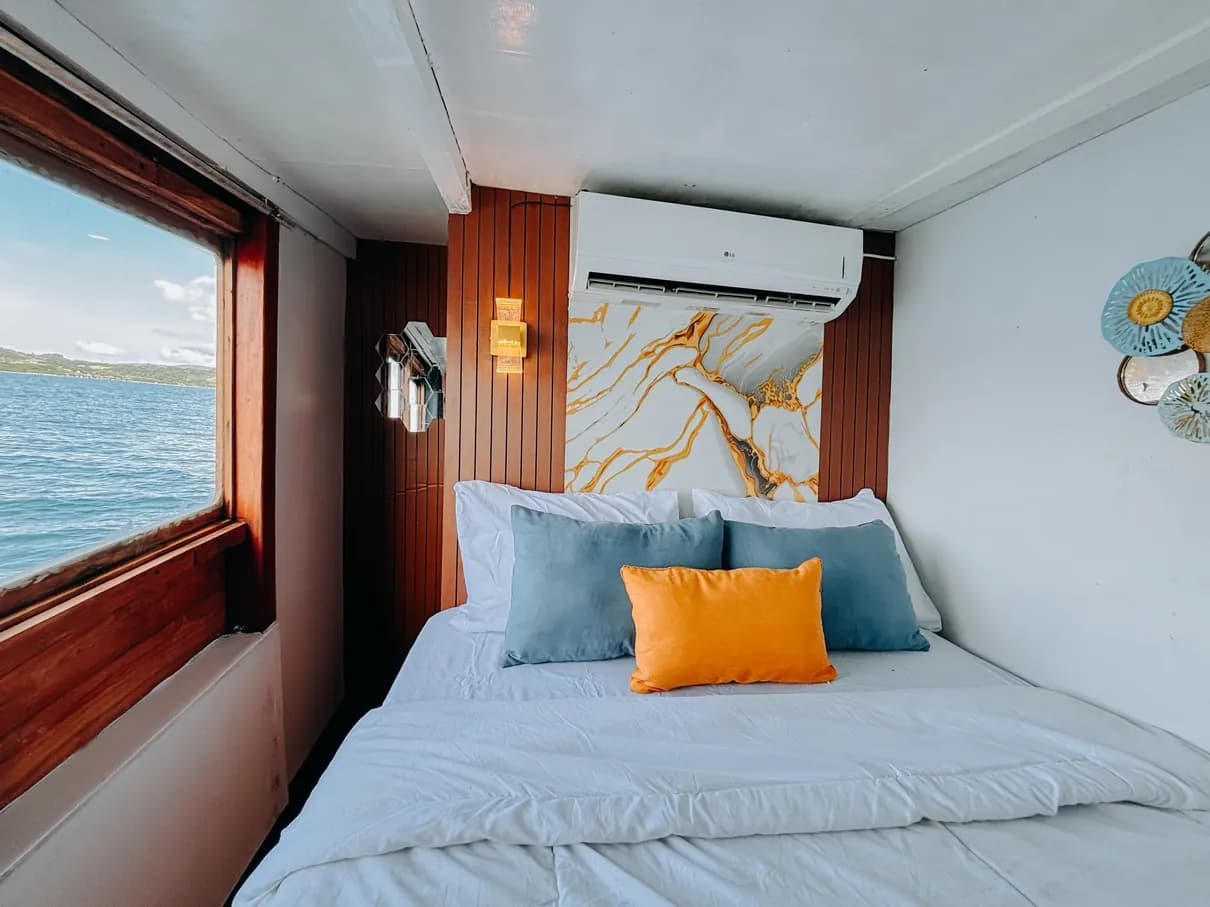 Private Cabin - Komodo Labuan Bajo Phinisi Boat Cabin