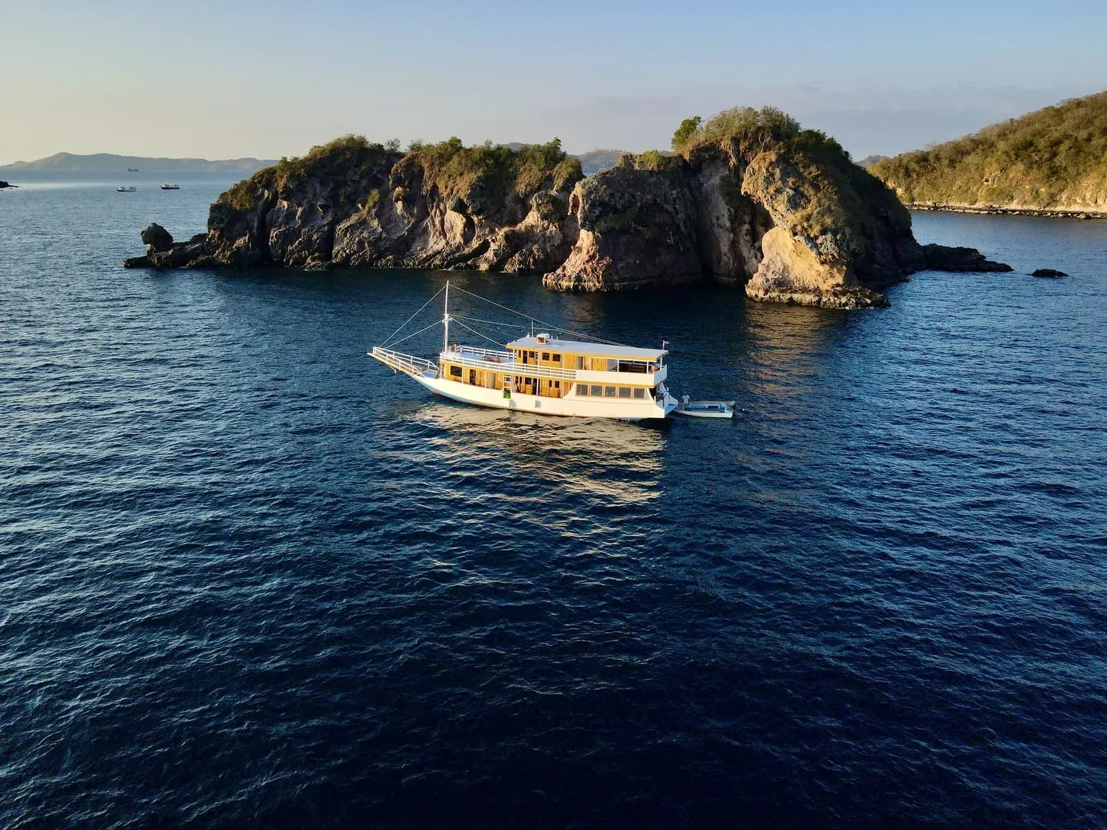 Private Charter – Pandawa - Private Charter – Pandawa - Full Day Tour Komodo