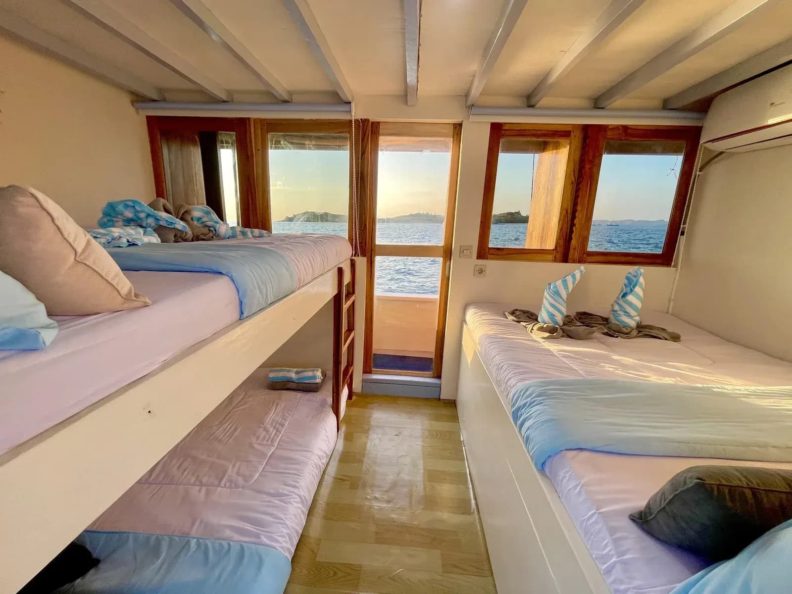 Shared Cabin - Komodo Labuan Bajo Phinisi Boat Cabin