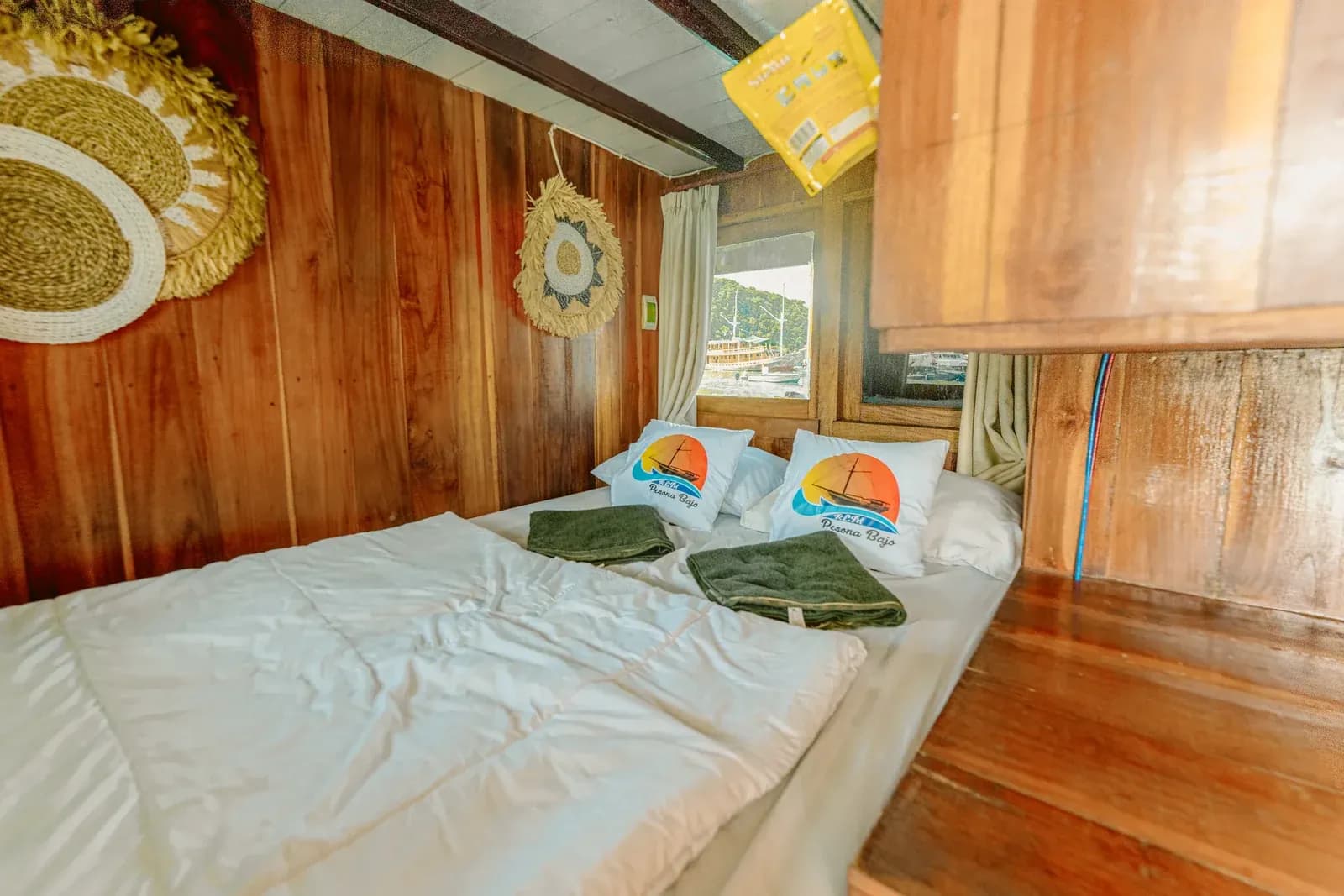 Private Cabin - Komodo Labuan Bajo Phinisi Boat Cabin