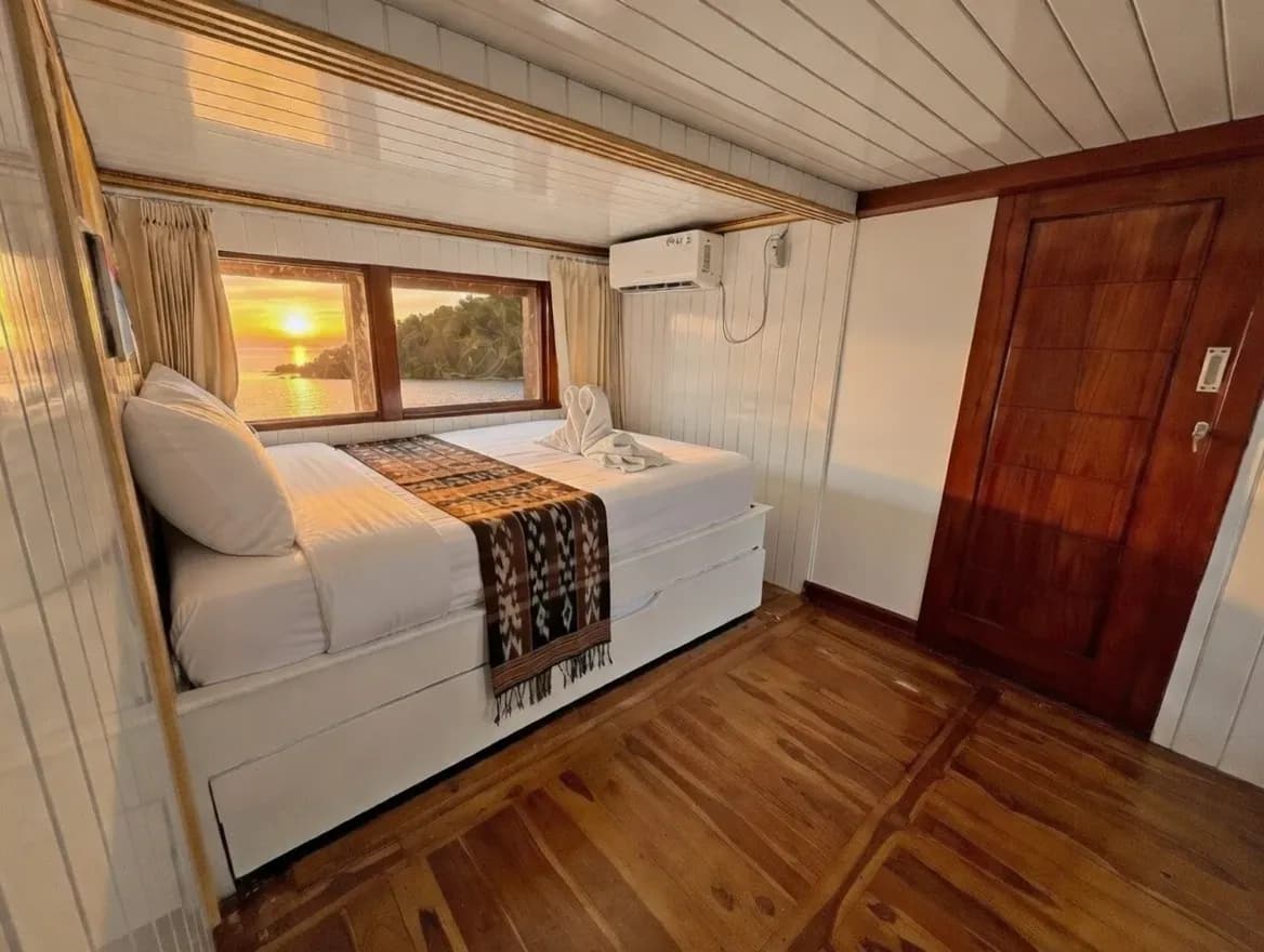 Bali Cabin - Komodo Labuan Bajo Phinisi Boat Cabin