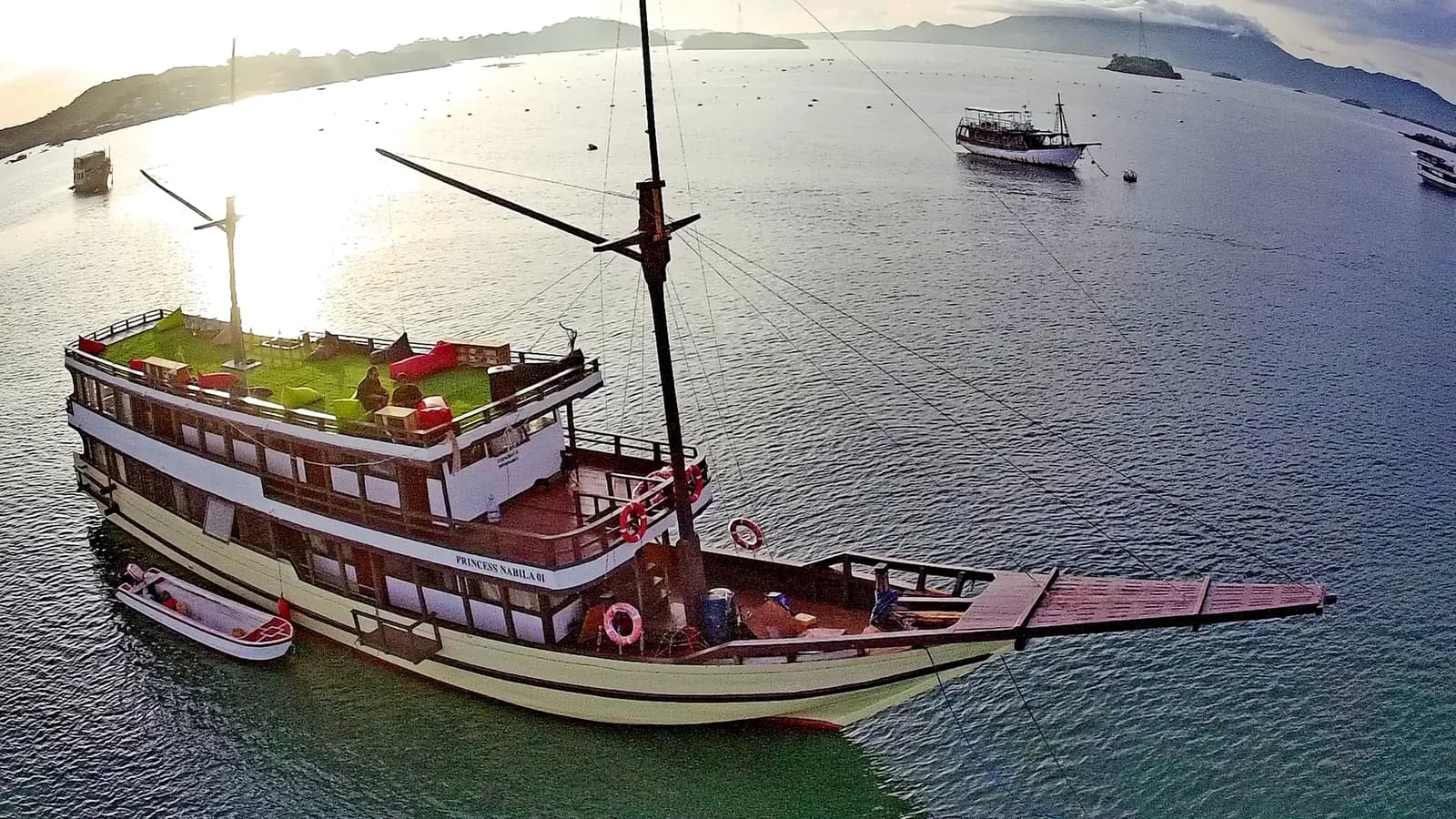 Private Charter – Princess Nabila - Komodo Labuan Bajo Phinisi Boat Tour Package