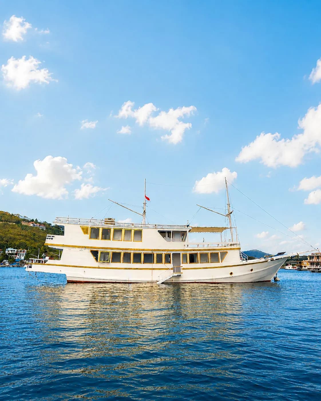 Komodo Tour 3D2N - Queen Elyona Phinisi - Komodo Tour 3D2N - Queen Elyona Phinisi - Full Day Tour Komodo