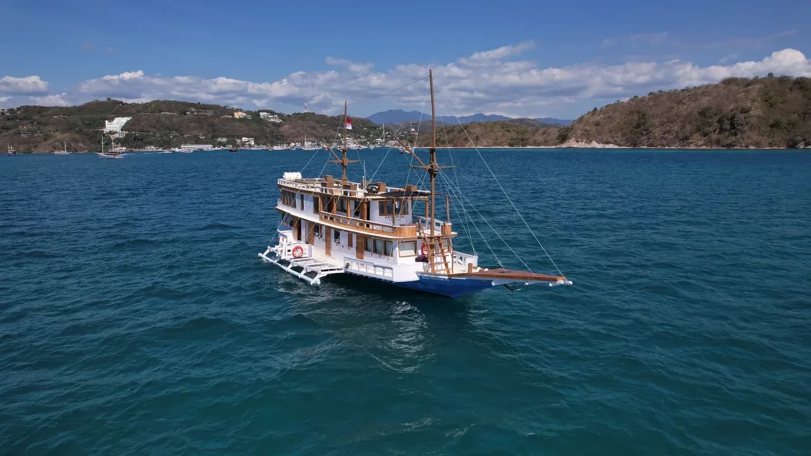 Private Charter – Raja Bintang 1 - Private Charter – Raja Bintang 1 - Full Day Tour Komodo