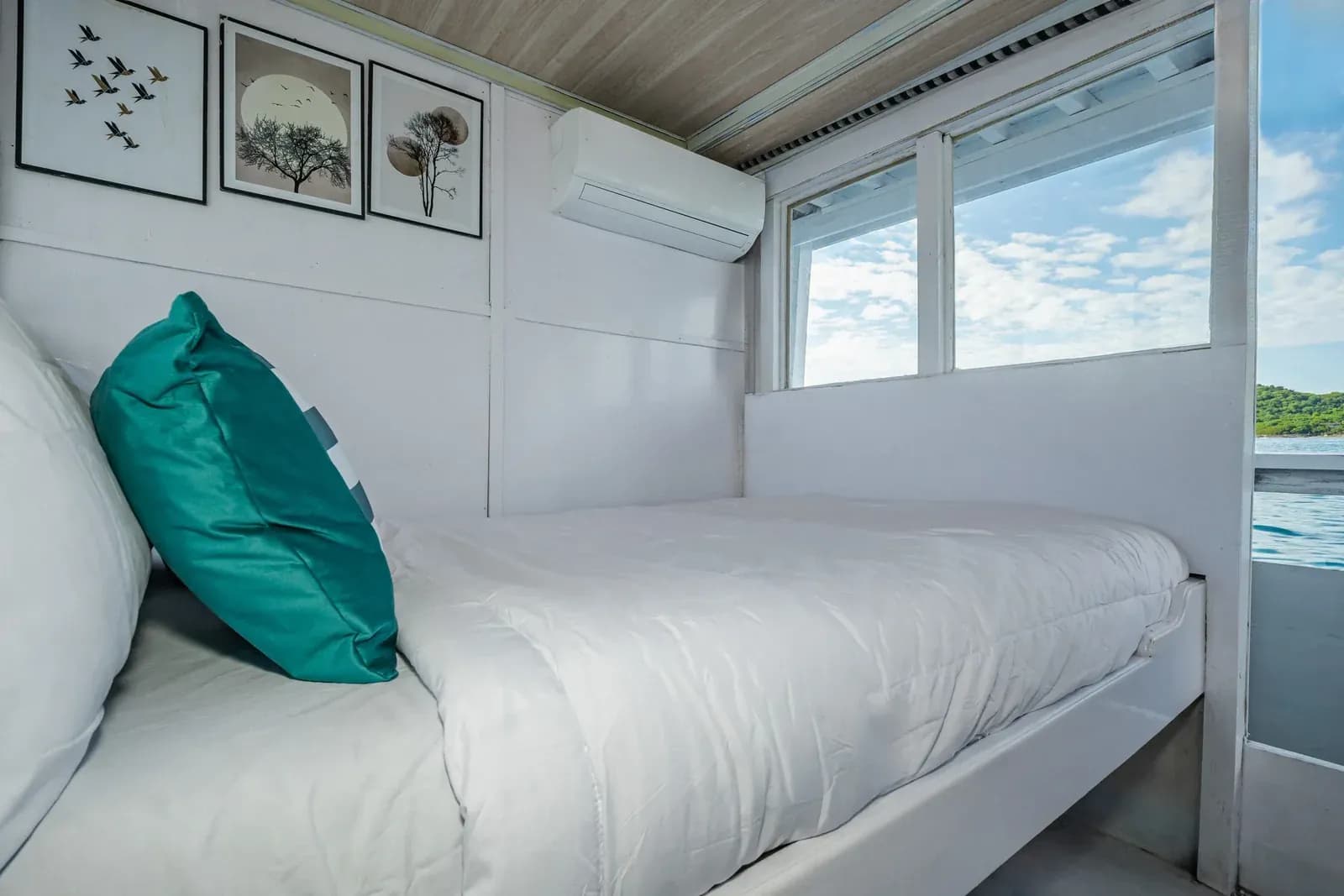 Private Cabin 3 - Komodo Labuan Bajo Phinisi Boat Cabin