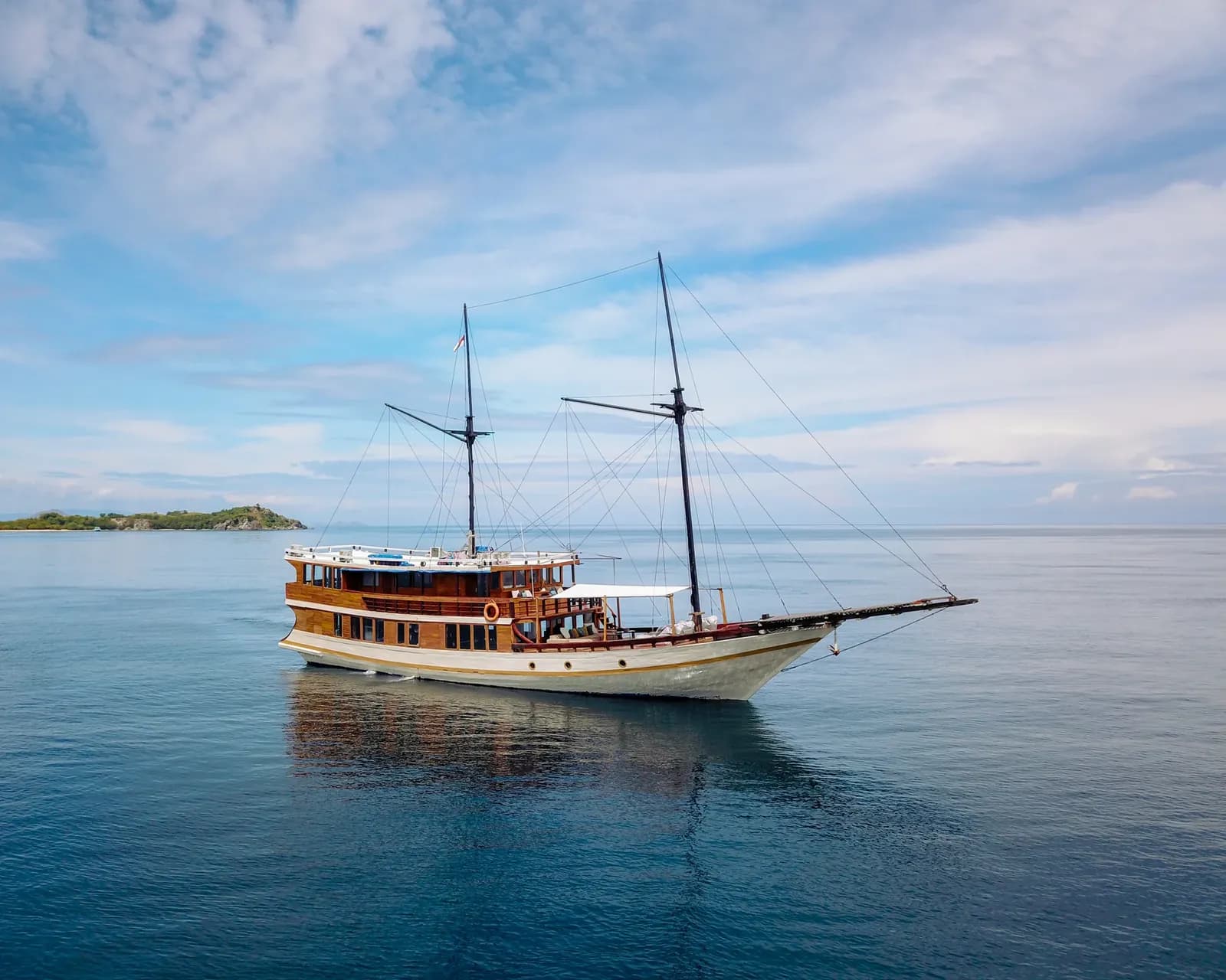 Private Charter – Senada - Komodo Labuan Bajo Phinisi Boat Tour Package