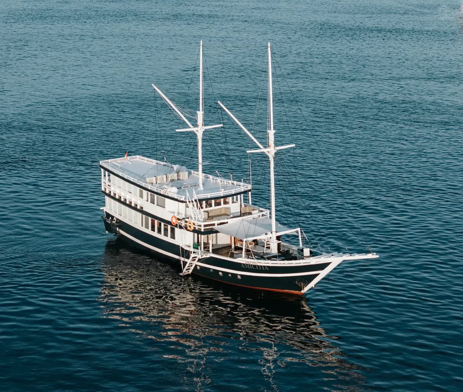 Private Charter – Tara - Private Charter – Tara - Full Day Tour Komodo