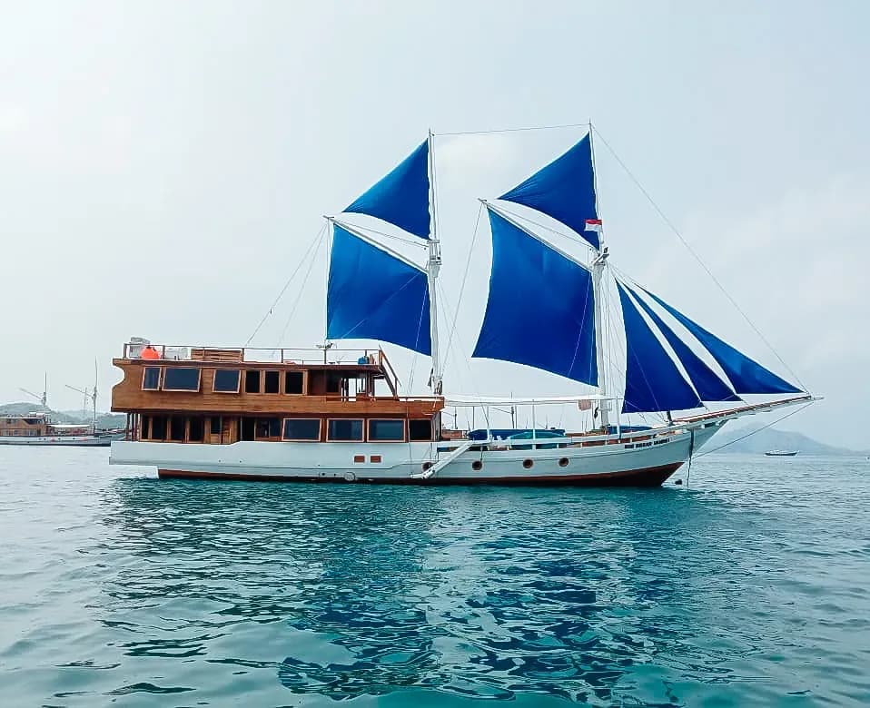 Private Charter – Vanrei - Private Charter – Vanrei - Full Day Tour Komodo