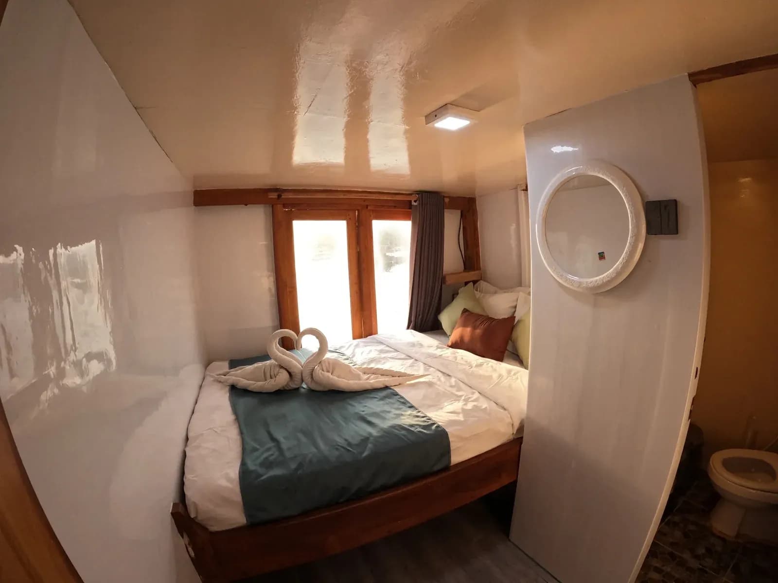 Superior Cabin 1 - Komodo Labuan Bajo Phinisi Boat Cabin