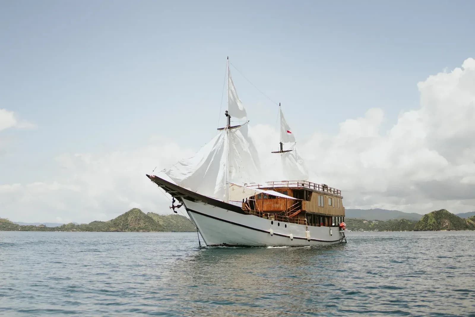 Komodo Tour 3D2N - Zada Nara Phinisi - Komodo Tour 3D2N - Zada Nara Phinisi - Full Day Tour Komodo