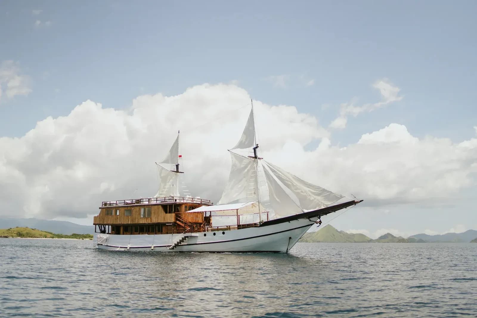 Komodo Tour 3D2N - Zada Nara Phinisi - Komodo Tour 3D2N - Zada Nara Phinisi - Full Day Tour Komodo