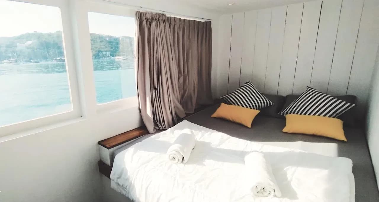 Komodo Cabin - Komodo Labuan Bajo Phinisi Boat Cabin