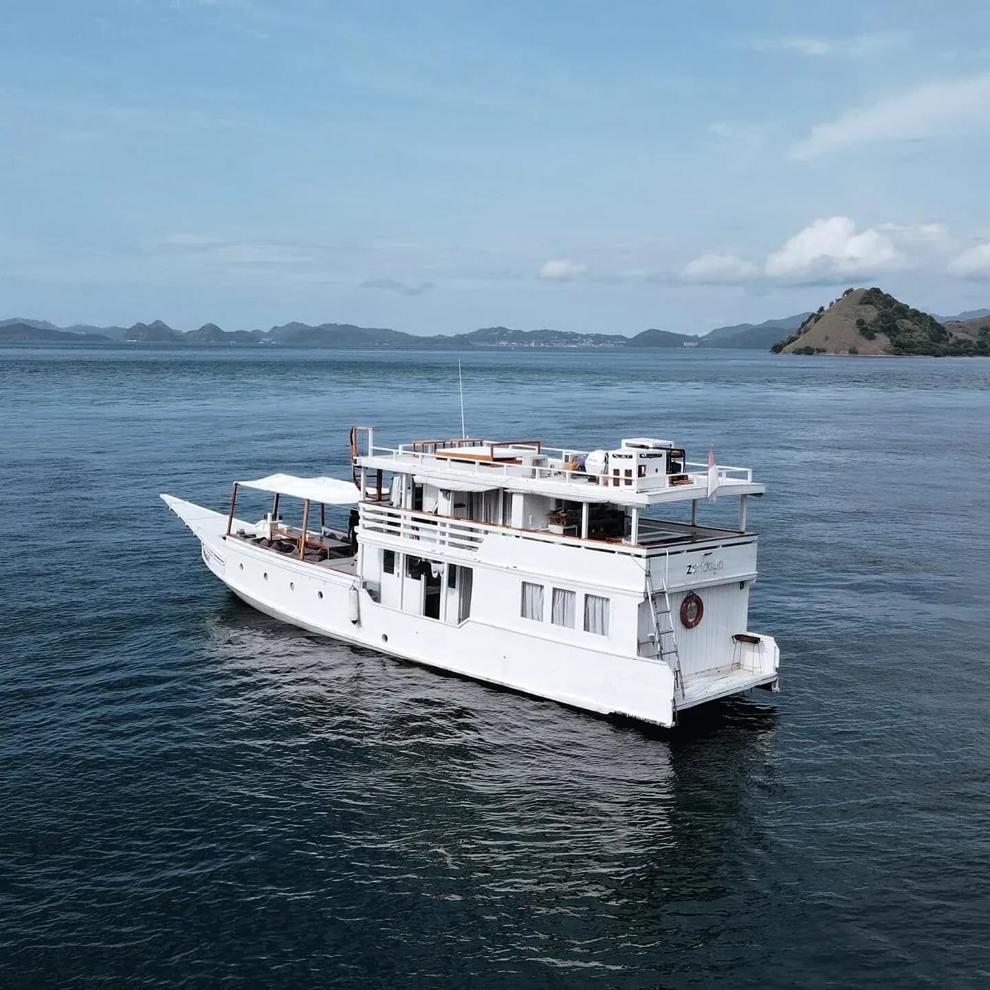 Private Charter – Zendaya - Komodo Labuan Bajo Phinisi Boat Tour Package