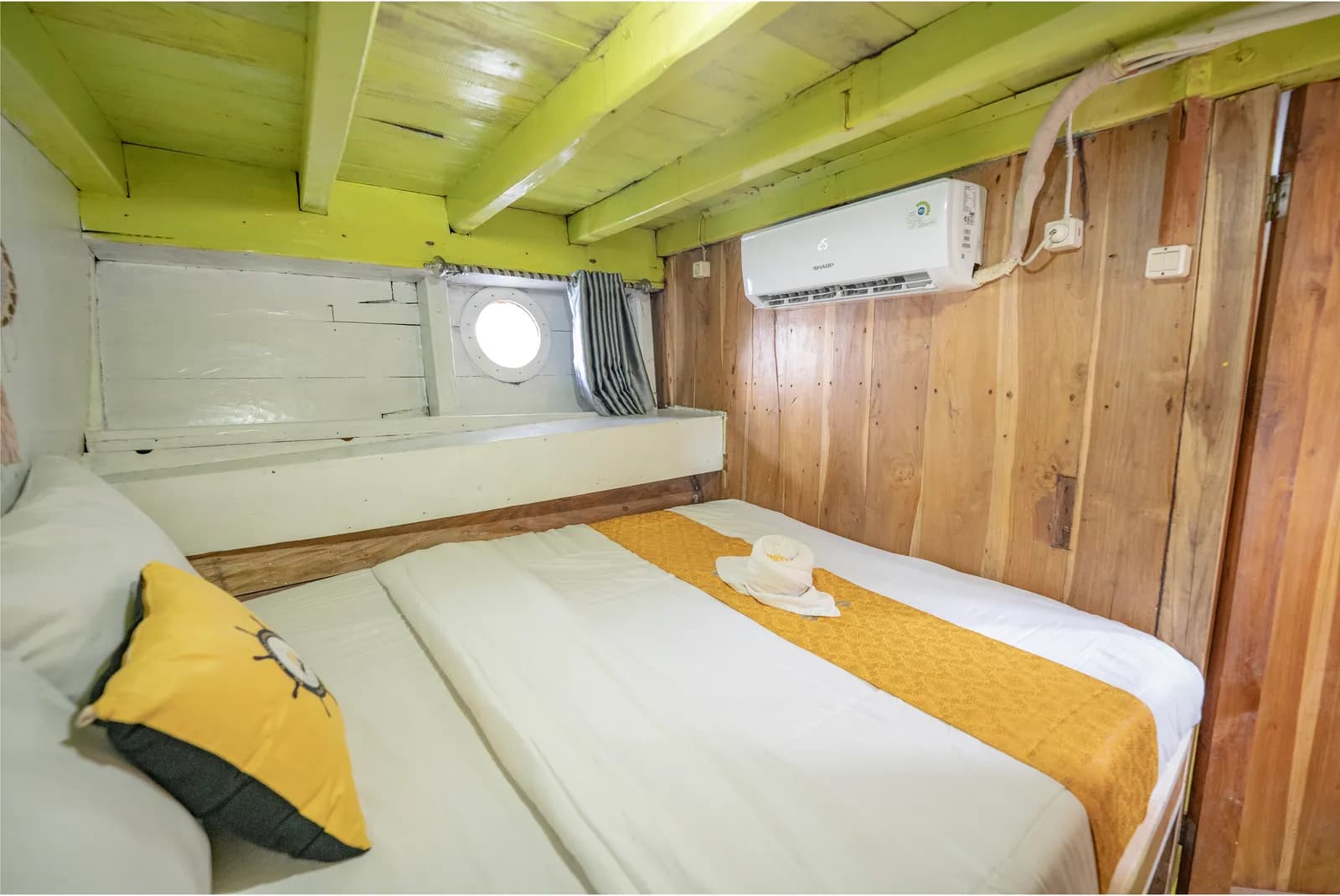 Superior Cabin 3 - Komodo Labuan Bajo Phinisi Boat Cabin
