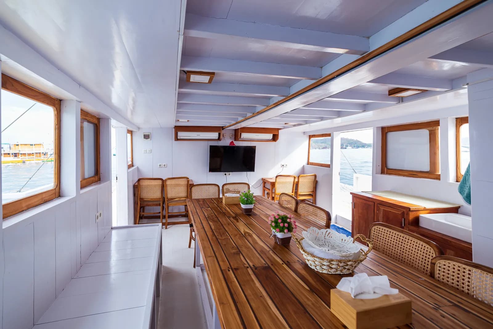 Komodo Tour 3D2N - Jessie Phinisi - Komodo Tour 3D2N - Jessie Phinisi - Full Day Tour Komodo