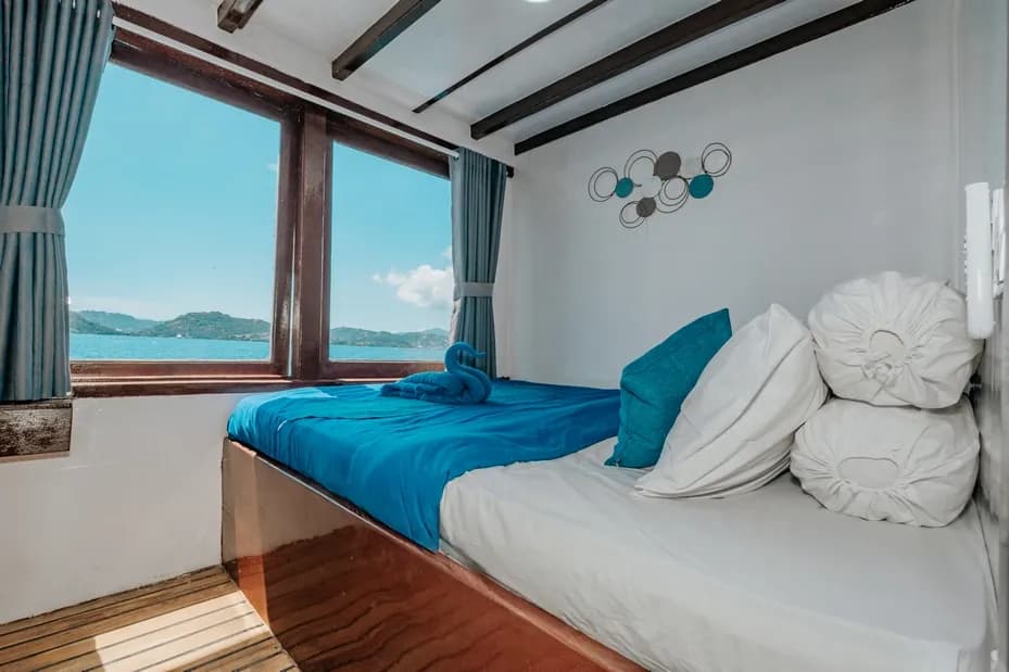Superior Cabin 2 - Komodo Labuan Bajo Phinisi Boat Cabin