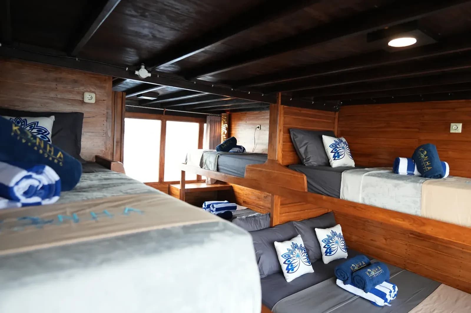 Shared Cabin - Komodo Labuan Bajo Phinisi Boat Cabin
